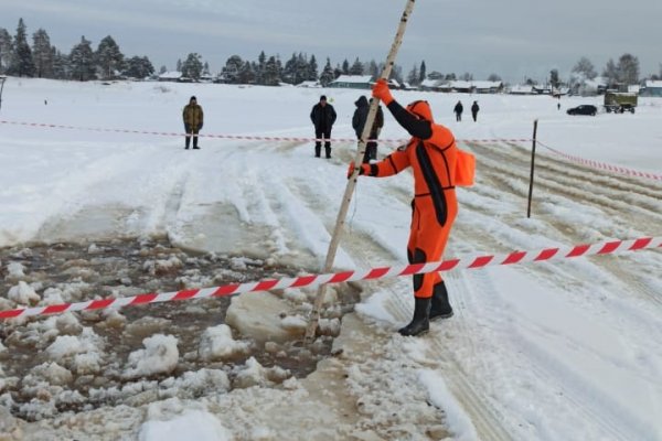 В Сыктывкаре на месте гибели тракториста работают водолазы