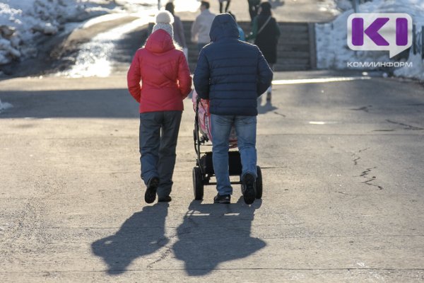 Родители №1 и №2 не заменят папу и маму - Владимир Путин