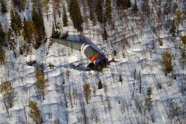 В Коми обнаружены четыре из шести упавших фрагментов ракеты 