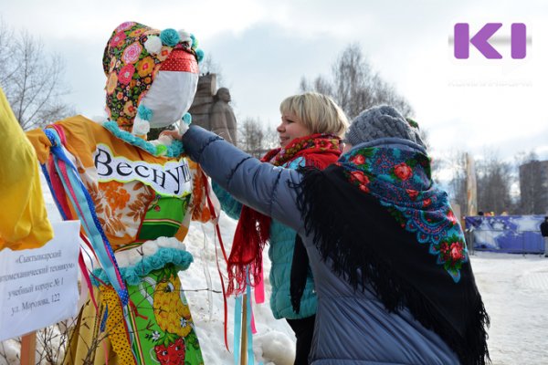 Масленица в Эжве: скоморошьи сказки, спортивный флешмоб и битва тарантасов