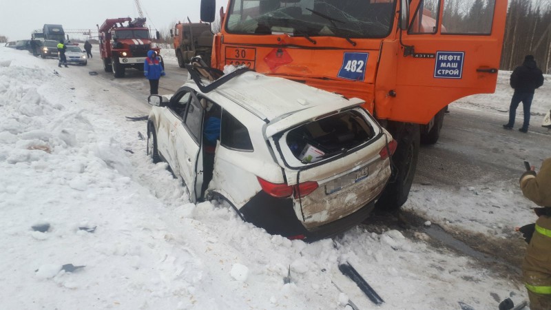 Под Усинском в ДТП погибли три человека