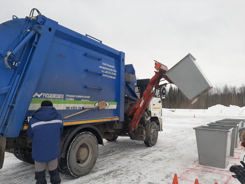 Лучший водитель мусоровоза работает в Сосногорске