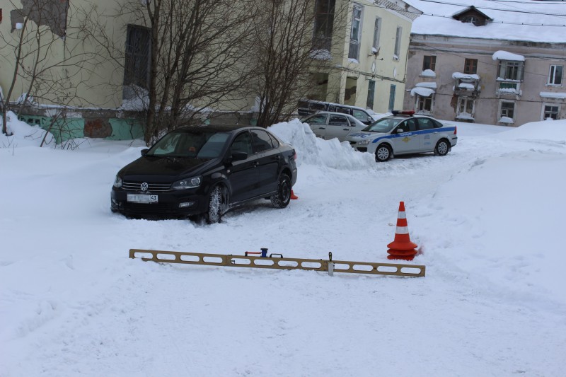 В Воркуте под колеса Volkswagen попала женщина-пешеход