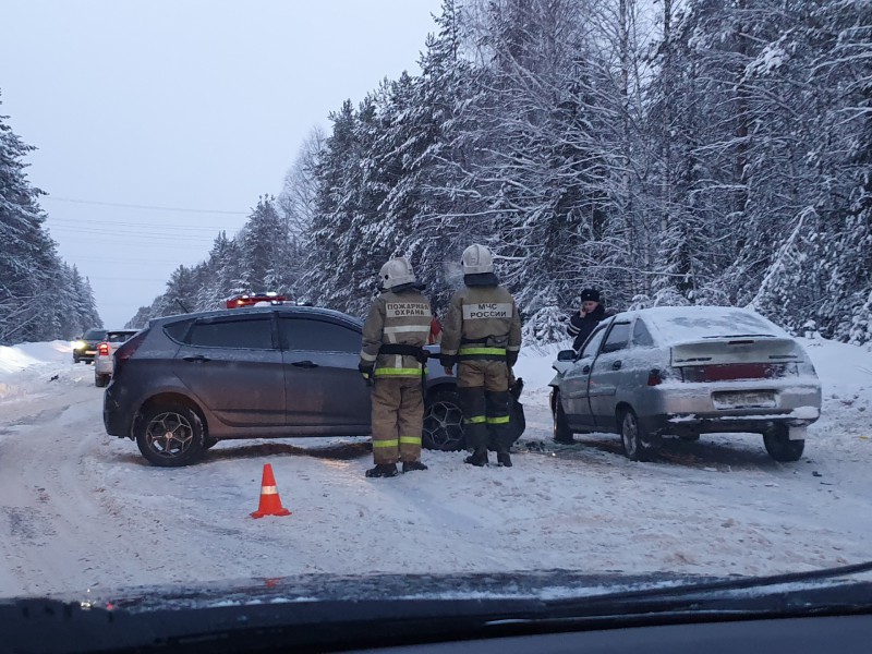 В ДТП под Ухтой пострадали женщина-водитель и семилетний мальчик