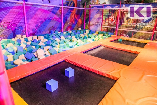 Регионам РФ рекомендовано закрыть кинотеатры, детские игровые центры и запретить кальяны в барах