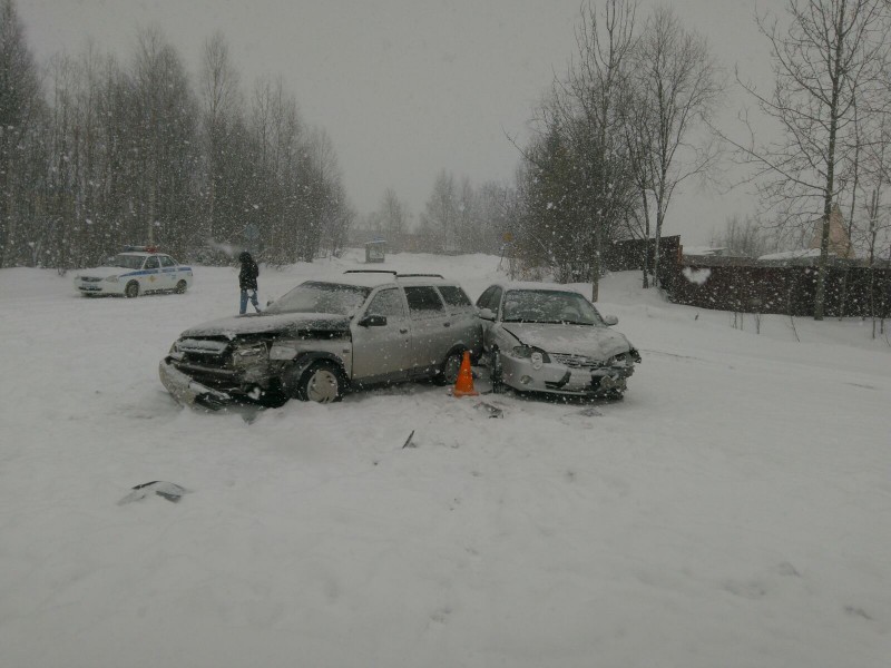 При столкновении двух автомобилей под Сыктывкаром пострадал ребенок