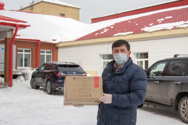 Депутаты и общественники привезли в Республиканскую инфекционную больницу Коми средства индивидуальной защиты