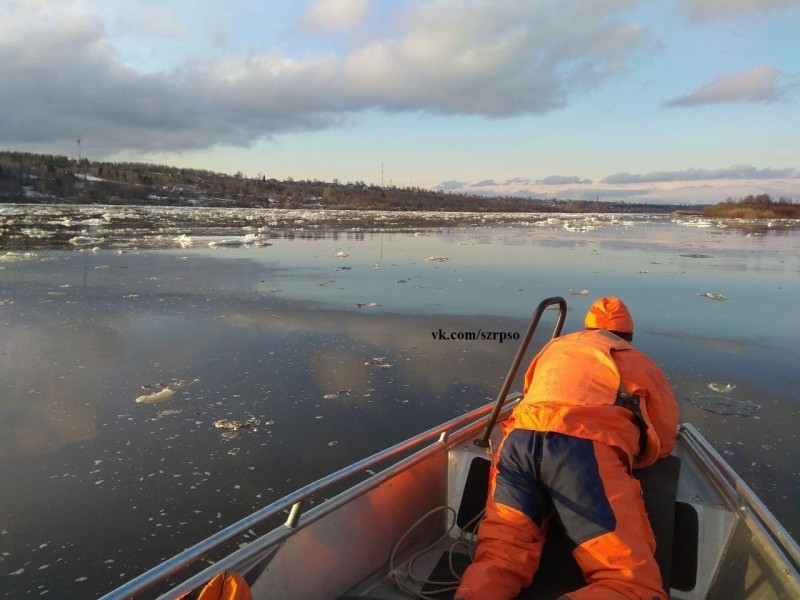 В Усть-Вымском районе возобновлены поиски пропавшего на воде мужчины 