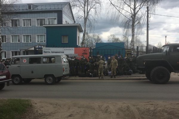 Колонна военных автомобилей испугала сыктывкарцев