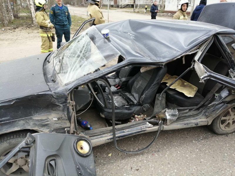 В Печоре Toyota Fortuner спровоцировала двойное столкновение на перекрестке