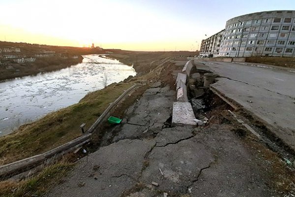 Домам на Шахтерской набережной в Воркуте оползень не угрожает