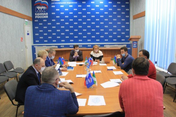 В Коми начала работу антикризисная рабочая группа по всесторонней нормализации жизни после пандемии