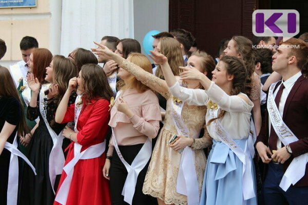 Выпускникам предрекли трудности с поиском работы из-за пандемии COVID-19

