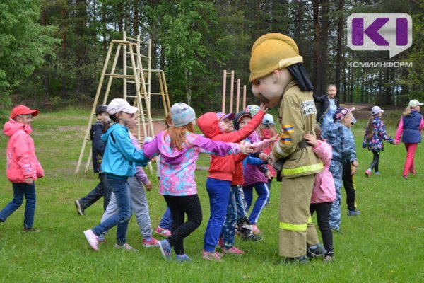 Владимир Уйба обсудил со спасателями безопасность людей на воде и в лесу 