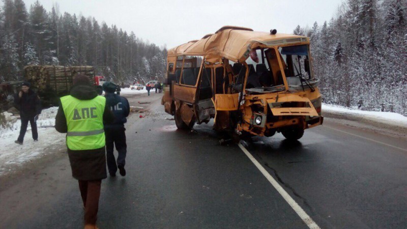 В страшном ДТП со школьным автобусом под Ыбом крайней оказалась средняя школа 