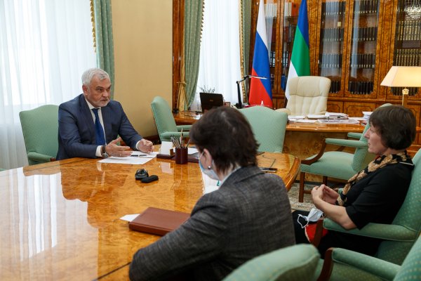 Владимир Уйба предложил региональному Минздраву тесно сотрудничать с 