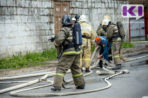 В Инте горел многоквартирный дом