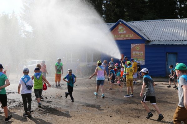 В Сыктывкаре торжественно открыли первую смену детского лагеря 