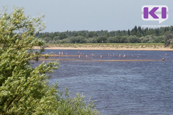 Сыктывкарские водолазы нашли тело 18-летнего юноши на пляже в Кируле