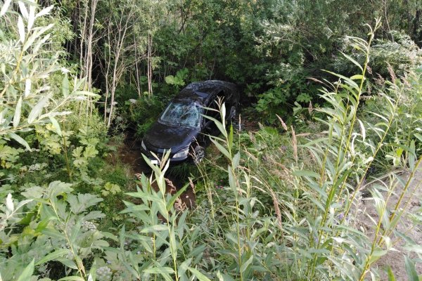 В Усть-Куломе водитель превысил скорость и разбил машину

