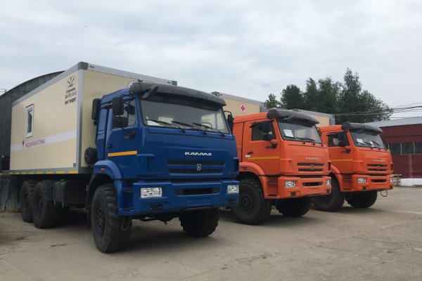 В Коми восемь городских и районных больниц получили мобильные медицинские комплексы

