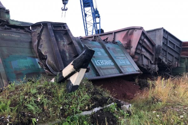 В Коми возбуждено уголовное дело по факту схода груженных грузовых полувагонов