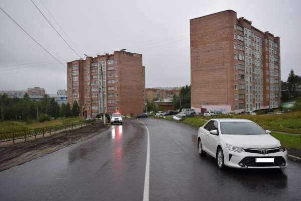 В Ухте водитель Toyota Camry выехала на встречную и врезалась в ВАЗ