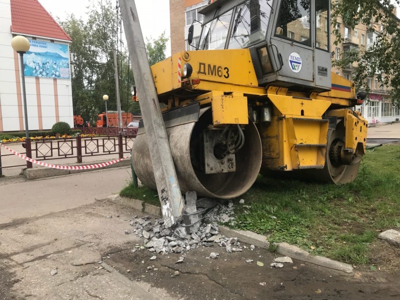 В Ухте каток "припарковался" в ЛЭП 