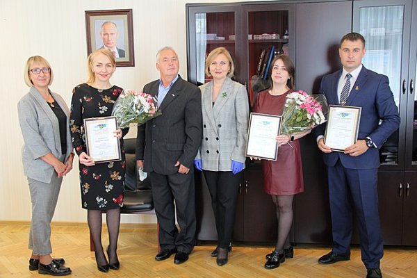 Лучших дружинников Сыктывкара поблагодарила за работу мэр Наталья Хозяинова
