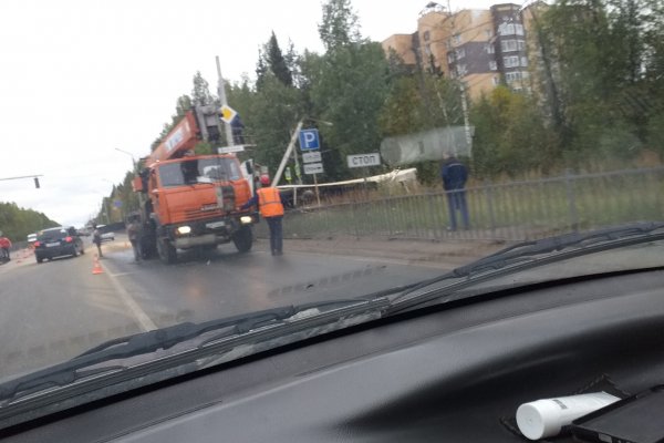 На эжвинской трассе щеповоз столкнулся с 