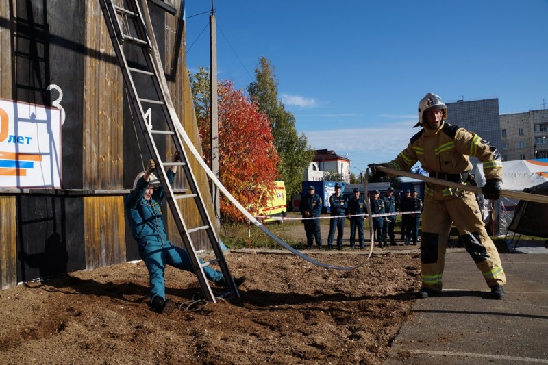В Сыктывкаре начался традиционный смотр-конкурс на звание "Лучшее звено ГДЗС Республики Коми"