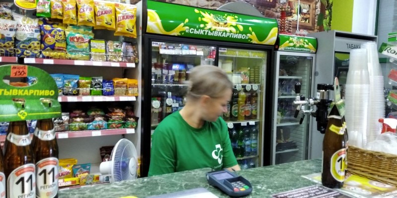 В Сыктывкаре вновь выявлены торговые точки, персонал которых игнорирует масочный режим