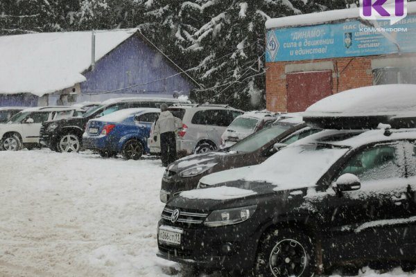 В Коми спецстоянка взыскала с двух водителей полмиллиона рублей за хранение автомобилей