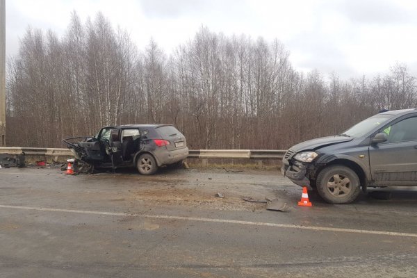 Движение на Краснозатонском мосту затруднено из-за серьезного ДТП 