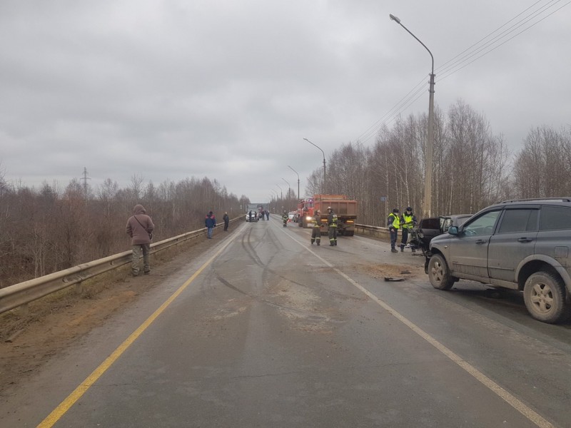 Виновник тройного ДТП у Краснозатонского моста в Сыктывкаре 23 раза привлекался к административной ответственности