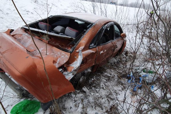 На подъезде к Усинску с трассы вылетела Chevrolet