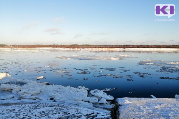 В Ухте нетрезвый мужчина упал с моста в реку