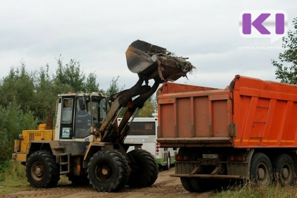 В Коми несчастный случай произошел с рабочим мусоровоза