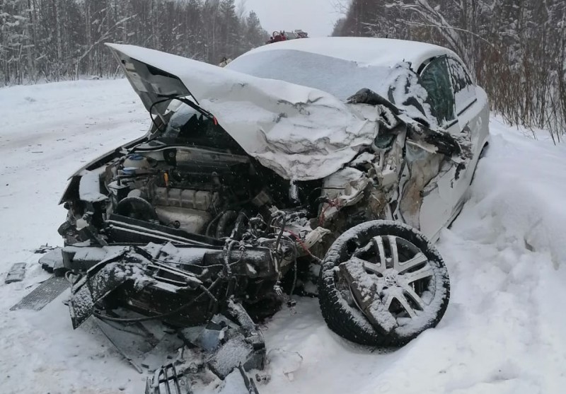 В Коми в течение часа автомобили Volkswagen спровоцировали два ДТП с пострадавшими