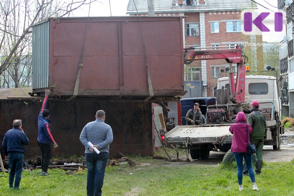 В Сыктывкаре демонтируют и вывезут самовольно установленные гаражи