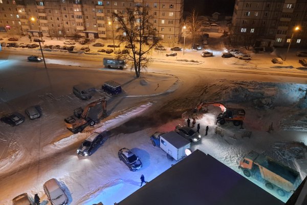 В сыктывкарском микрорайоне Орбита аварийное отключение холодной воды, работают специалисты