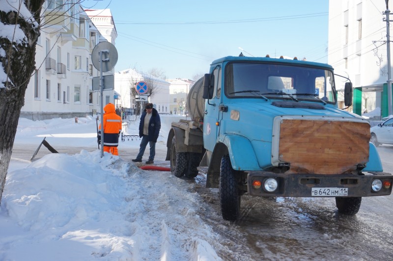 На Стефановской площади устраняют аварию на сетях 