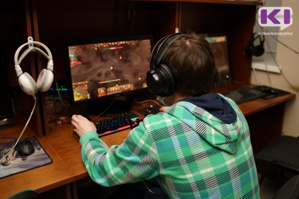 Все в игре: мужчины решили сами поздравить себя с 23 Февраля
