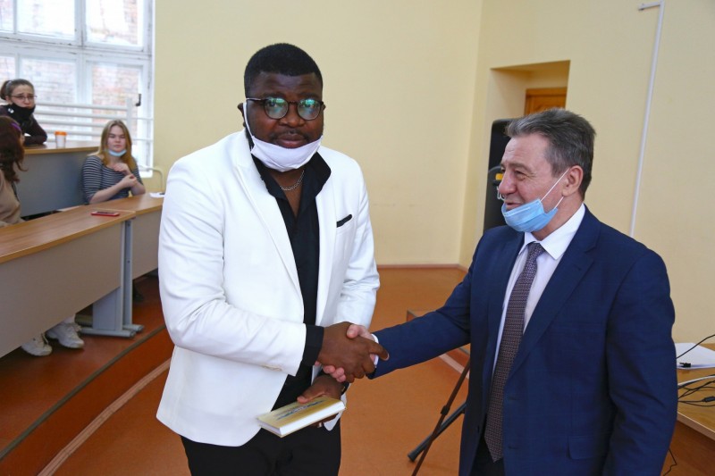 Студентам СГУ рассказали о гражданской обороне