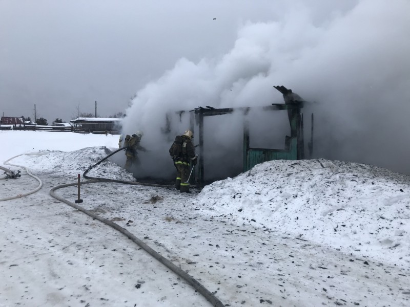 В Троицко-Печорском районе сгорел магазин