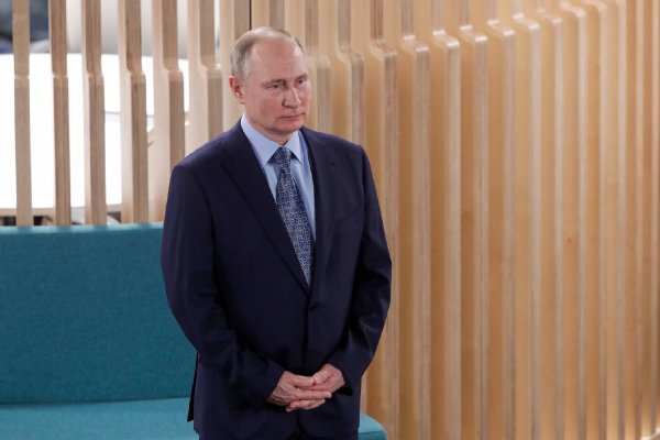 Путин: информация о проблемах россиян в регионах должна быть объективной, а не 