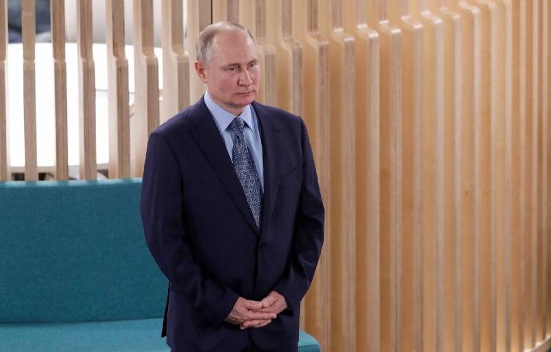 Путин: информация о проблемах россиян в регионах должна быть объективной, а не "причёсанной"

 