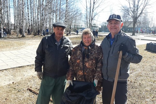 Ветераны СЛДК провели субботник у мемориала погибшим сотрудникам предприятия