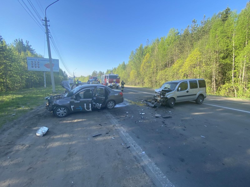 На месте смертельного ДТП под Сыктывкаром образовалась пробка