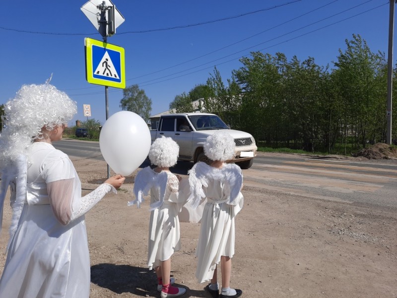 Ангелы напомнили водителям и пешеходам Ухты о правилах дорожного движения